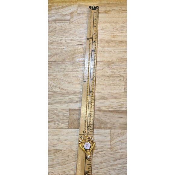 VTG Avon Signed Designer Gold Tone Rose & Faux Pearl Necklace 2 Match Earrings - Picture 8 of 10